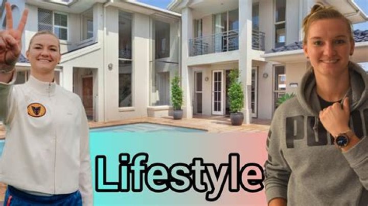 Alexandra Popp Age, Salary, Net Worth, Husband, Parents, Siblings, Instagram