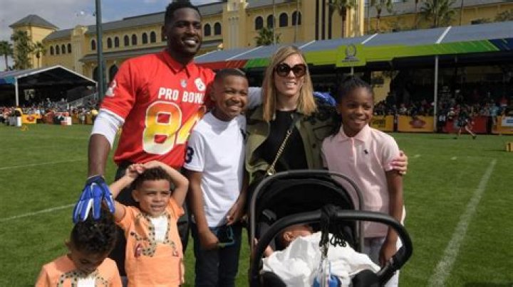 Antonio Brown: Kids, Career, Controversies & Net Worth