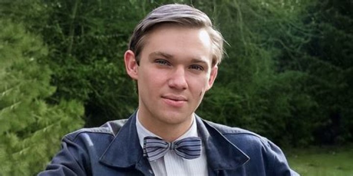 Geoffrey Zakarian: Wife, net worth, tattoos, smoking & body facts