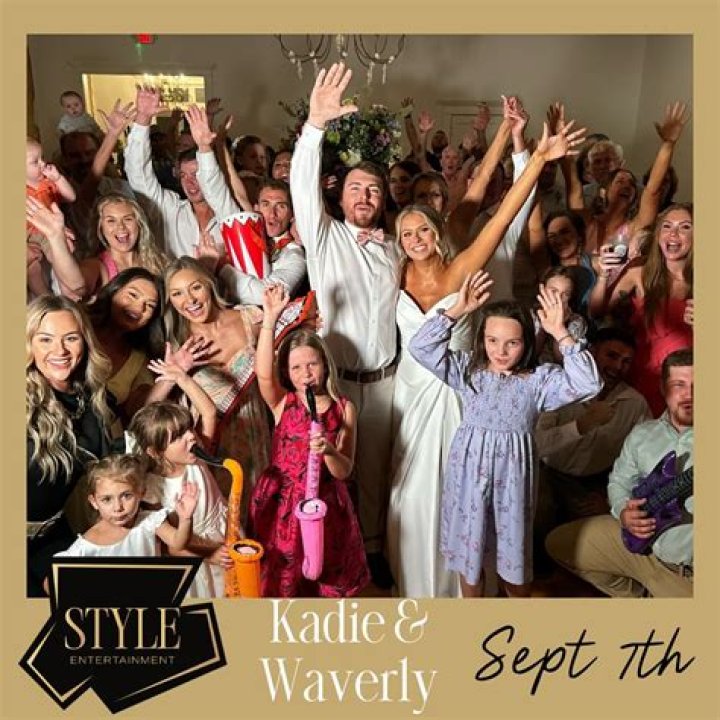 How Old Is Sitting On Stacy Lead Singer Hoyt Yeatman? Everything To Know About Him