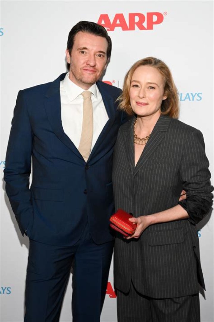 Jennifer Ehle: Husband, net worth, tattoos, smoking & body measurements