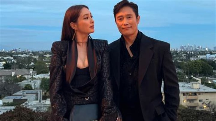 Lee Byung-hun: Wife, net worth, tattoos, smoking & body facts