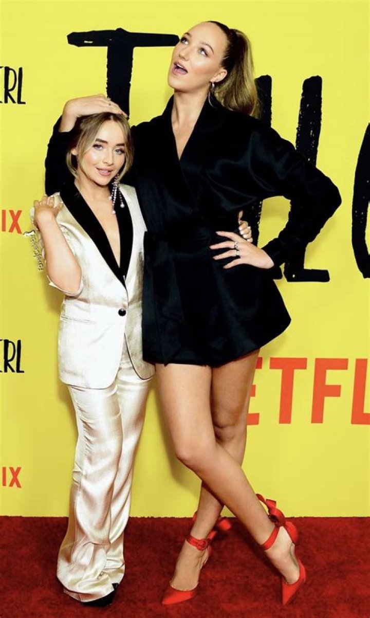 Sabrina Carpenter Height, Age, Measurements – How tall is Sabrina Carpenter?