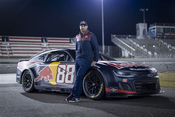 Shane Van Gisbergen Wife: Is He Married? Girlfriend, Wiki, Biography, Net Worth