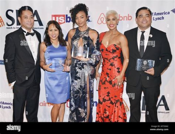 Sibley Scoles Husband, Married, Net Worth, Age, Height, Kids, Bio