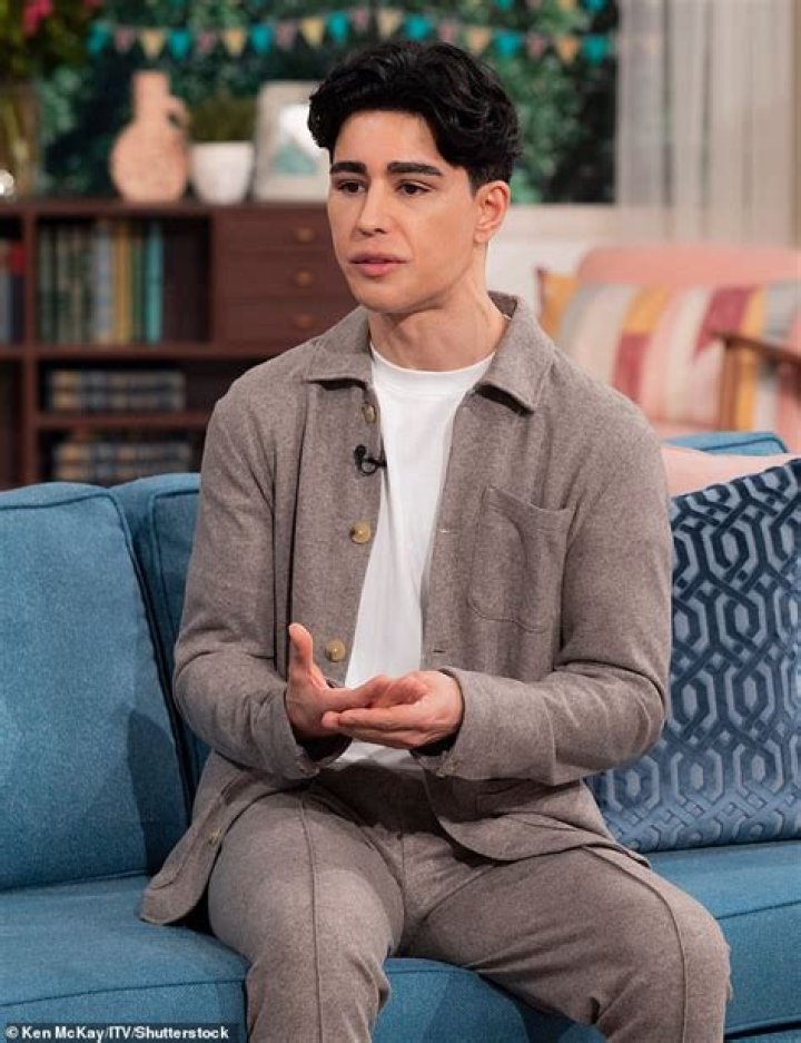 What Is Omid Scobie Sexuality? Is He Gay? Know About His Partner And More