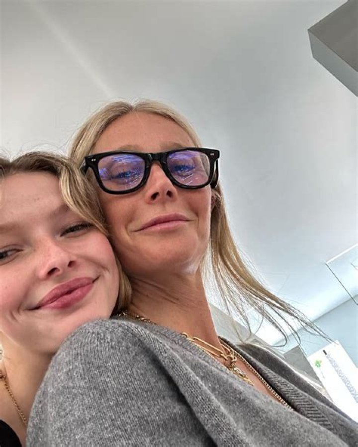 Where Is Apple Martin Going To College? Gwyneth Paltrow Look-Alike Daughter Is 18 Already!