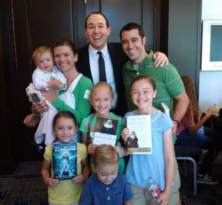 Who Are Raymond Arroyo Children? Meet Them On Instagram