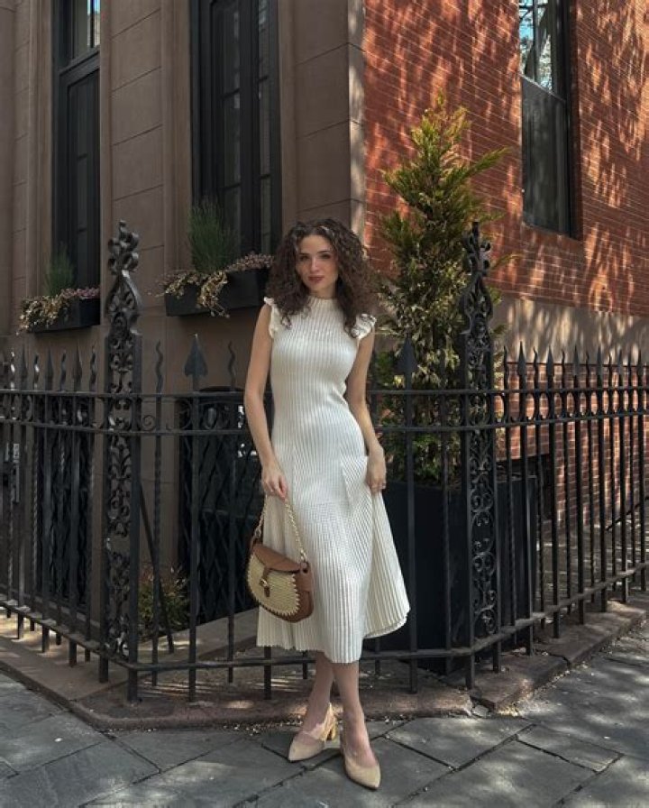 Who Is Elizabeth Fortmeyer? Meet The Instagram Model On TikTok