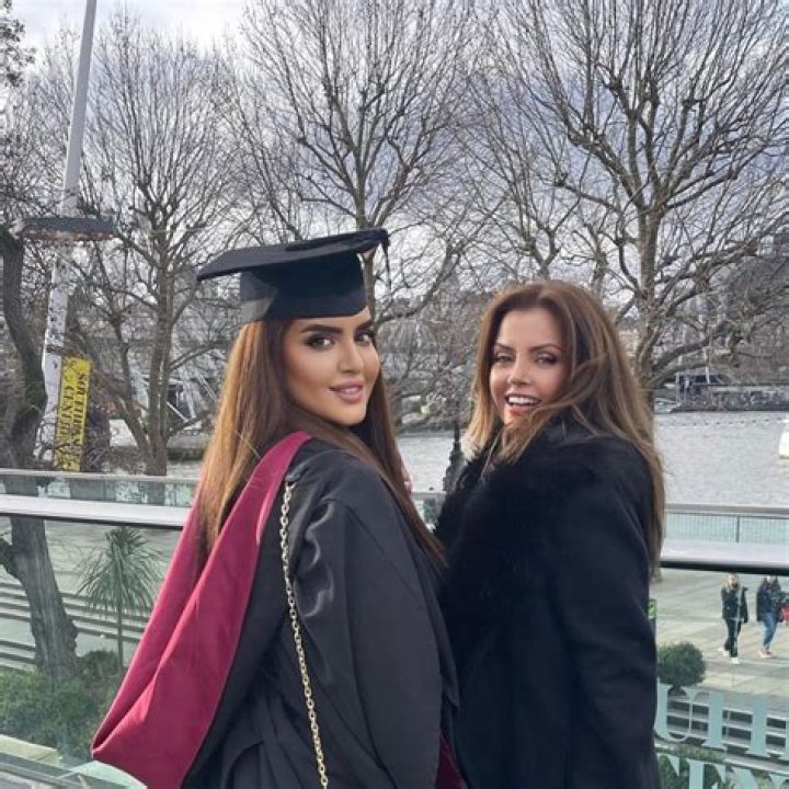 Zoe Grigorakos Age, Birthday, Wikipedia, Who, Nationality, Biography